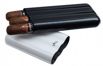 Agent White & Black Carbon Fiber Cigar Case 3 Finger