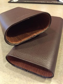 Craftsman's Bench 3-Cigar Case Pebble Grain Robusto - Chocolate