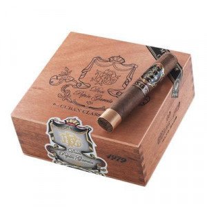 Don Pepin Garcia Cuban Classic Black Robusto 1979