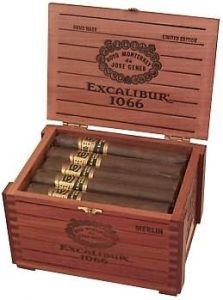 Hoyo de Monterrey Excalibur 1066 Merlin
