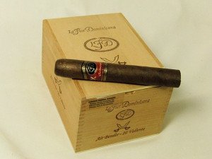 La Flor Dominicana Air Bender Valiente
