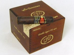 La Flor Dominicana Double Ligero 452 Maduro