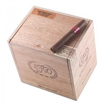 La Flor Dominicana Little Carajon